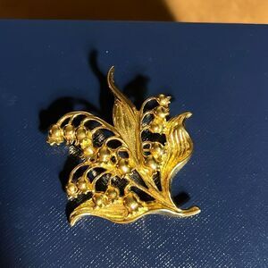 Vintage Avon Lily of the Valley gold tone brooch